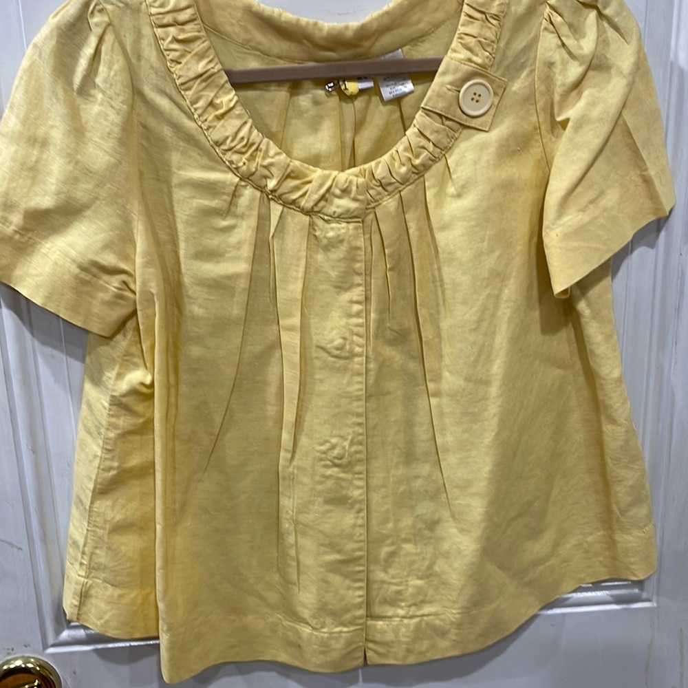 Summer yellow vibe.